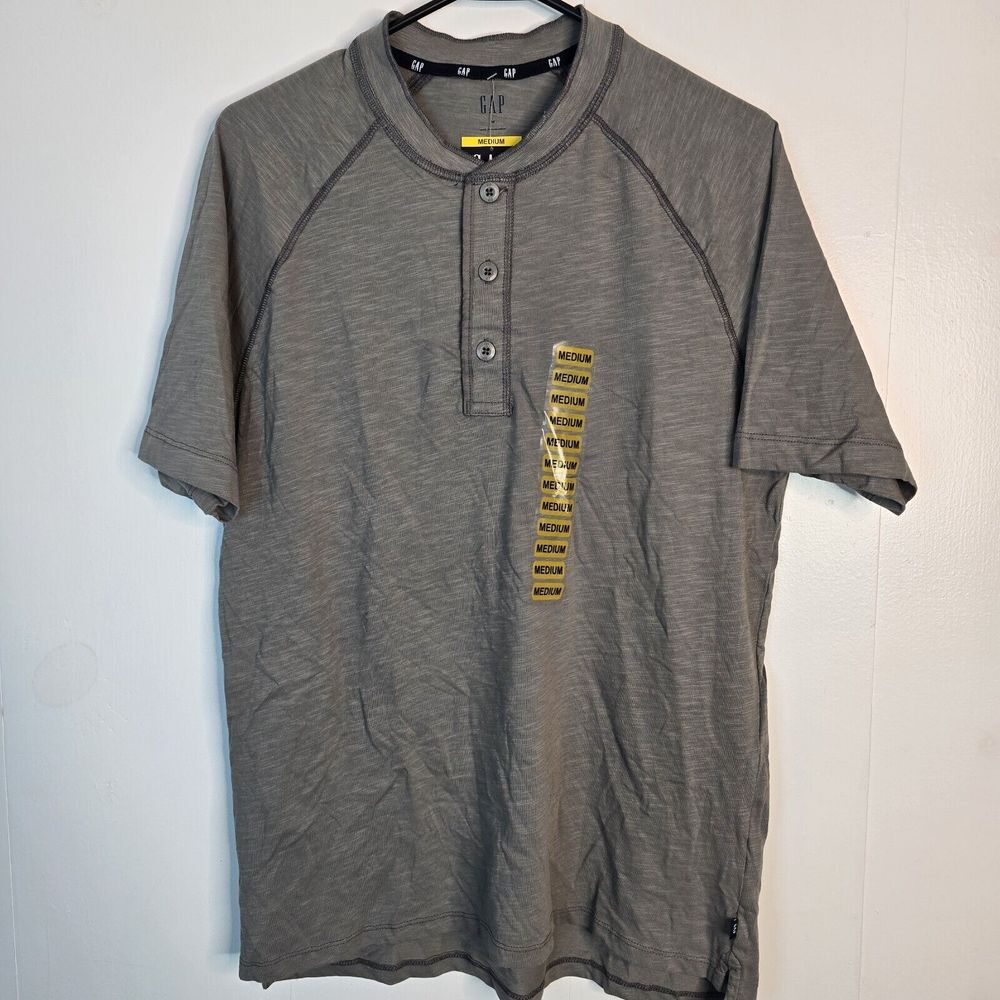 Gap‎ Henley T-Shirt Men's Size M Gray Short Sleeve Buttons NWT